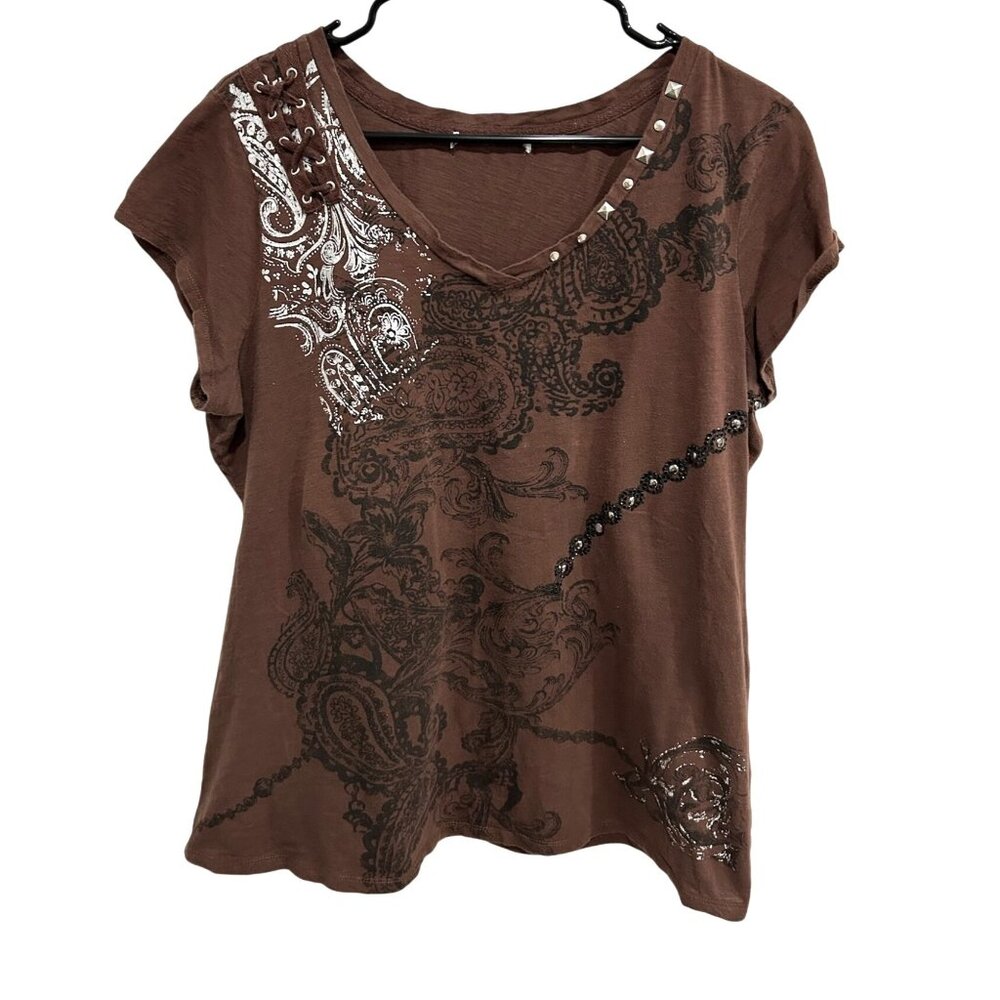 Brown Short-Sleeve V-Neck Graphic Tee Studded Lace-Up Detail